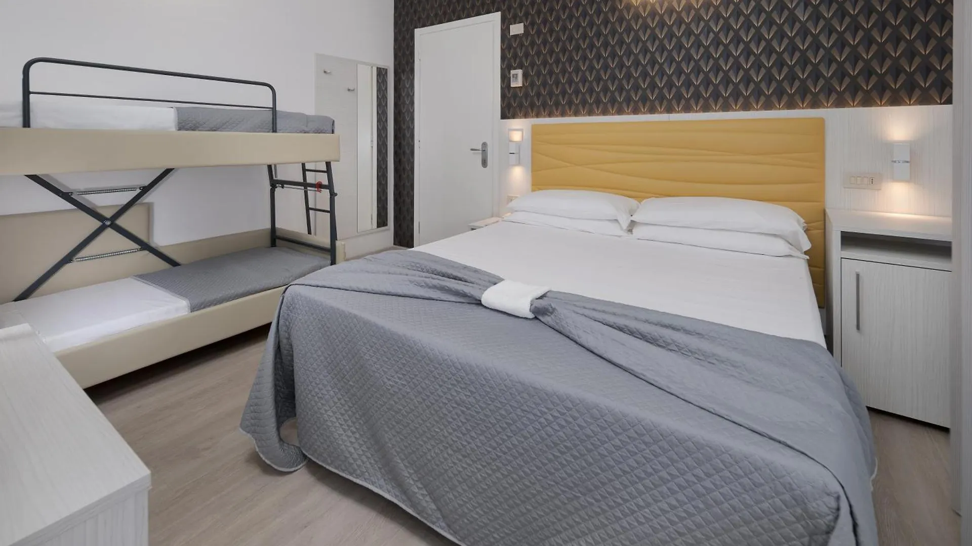 ***  Hotel Eiffel Rimini Italia
