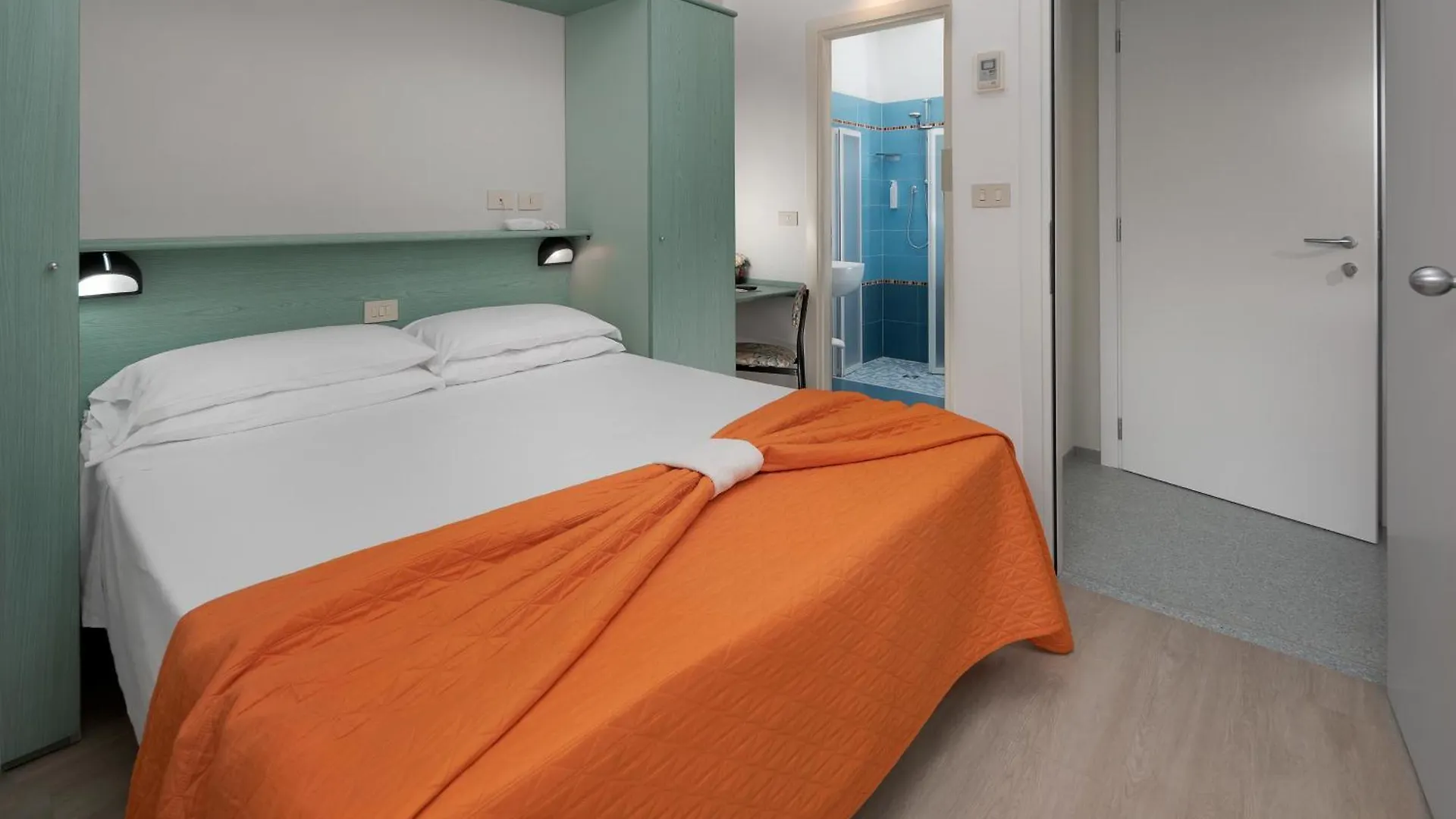 Hotel Eiffel Rimini 3*,  Italia